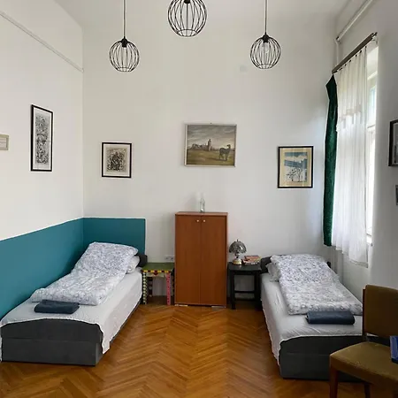 Kaleidoszkóp Ház Albergue